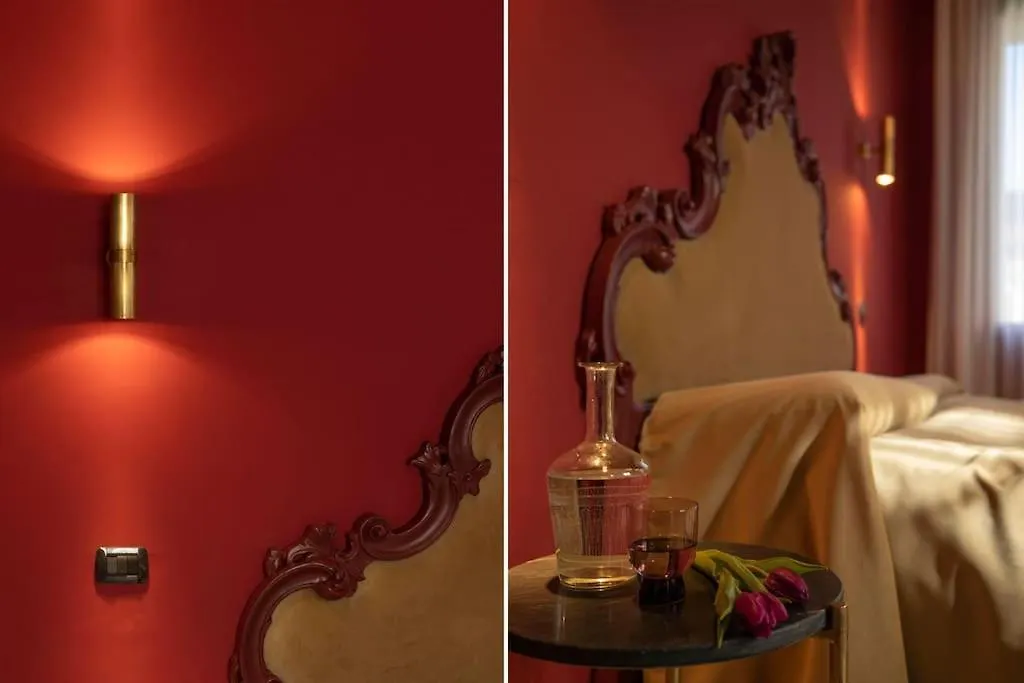 Ca Regina Panada - Passion On The Canal Venice Apartment