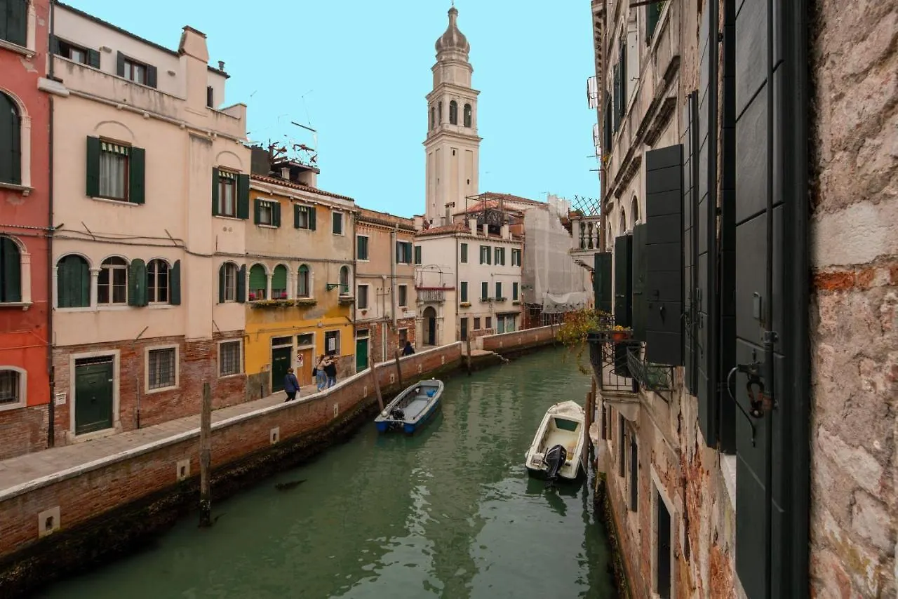 Ca Regina Panada - Passion On The Canal contacts